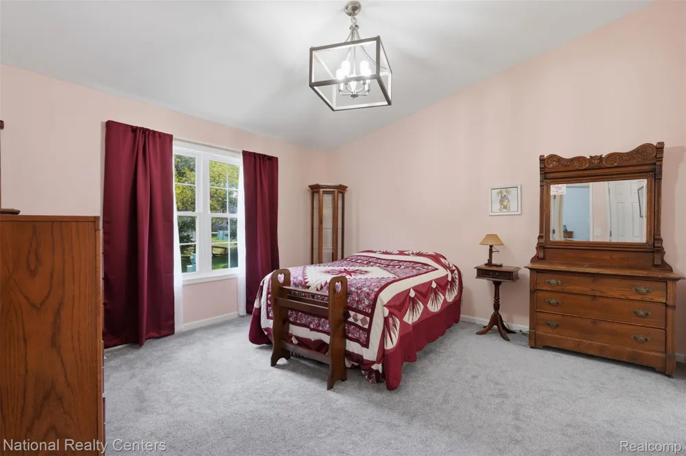 809 Chelsea Ridge Court Howell City, MI 48843