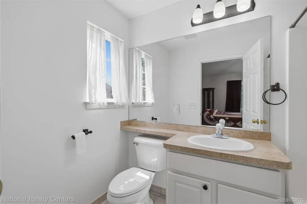809 Chelsea Ridge Court Howell City, MI 48843