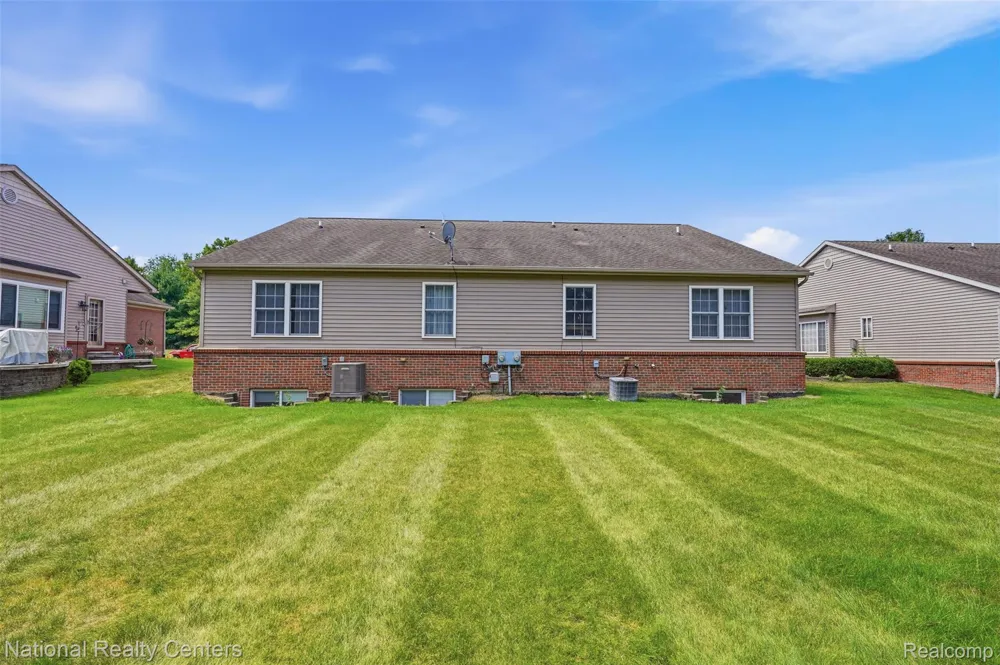 809 Chelsea Ridge Court Howell City, MI 48843