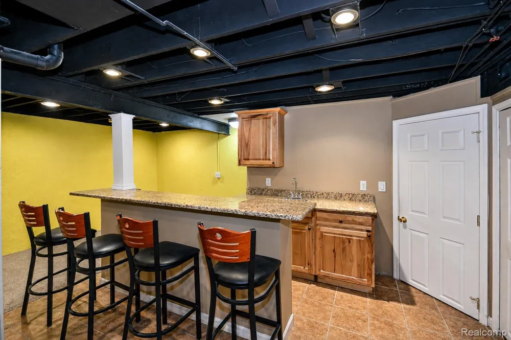 22783 Shadowglen Drive Farmington Hills City, MI 48335