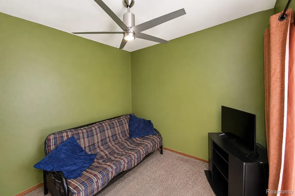 22783 Shadowglen Drive Farmington Hills City, MI 48335