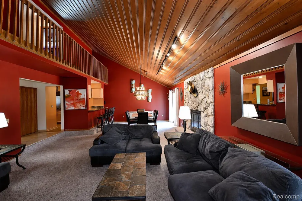 22783 Shadowglen Drive Farmington Hills City, MI 48335