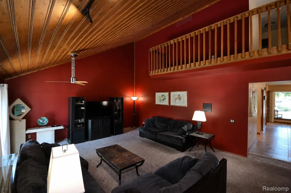 22783 Shadowglen Drive Farmington Hills City, MI 48335