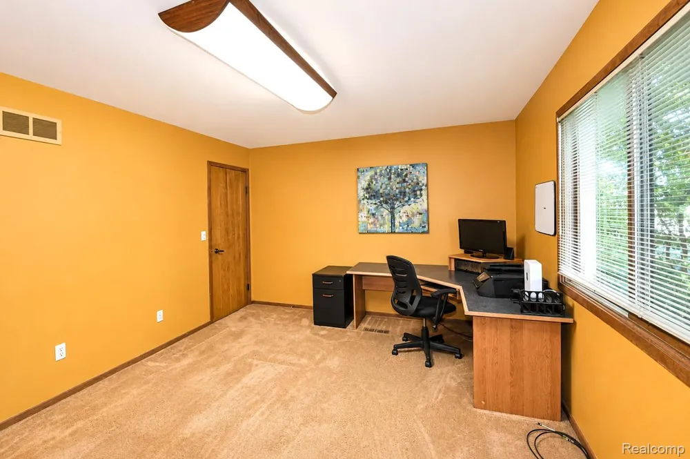 22783 Shadowglen Drive Farmington Hills City, MI 48335