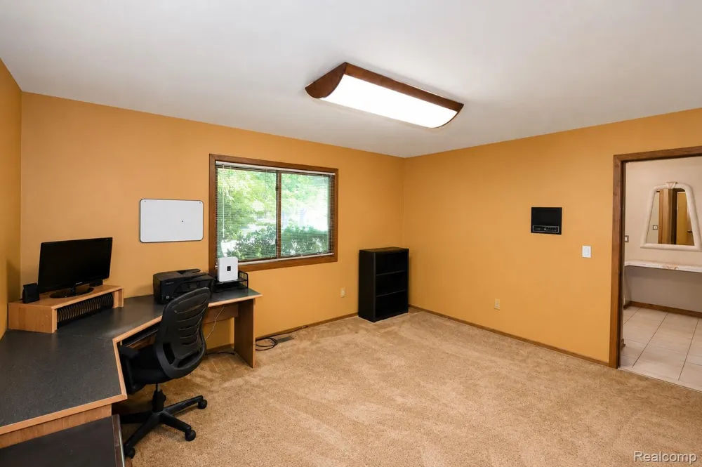 22783 Shadowglen Drive Farmington Hills City, MI 48335