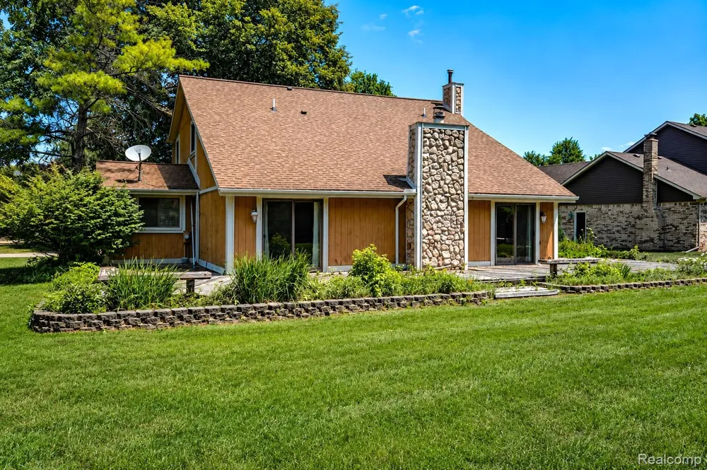 22783 Shadowglen Drive Farmington Hills City, MI 48335