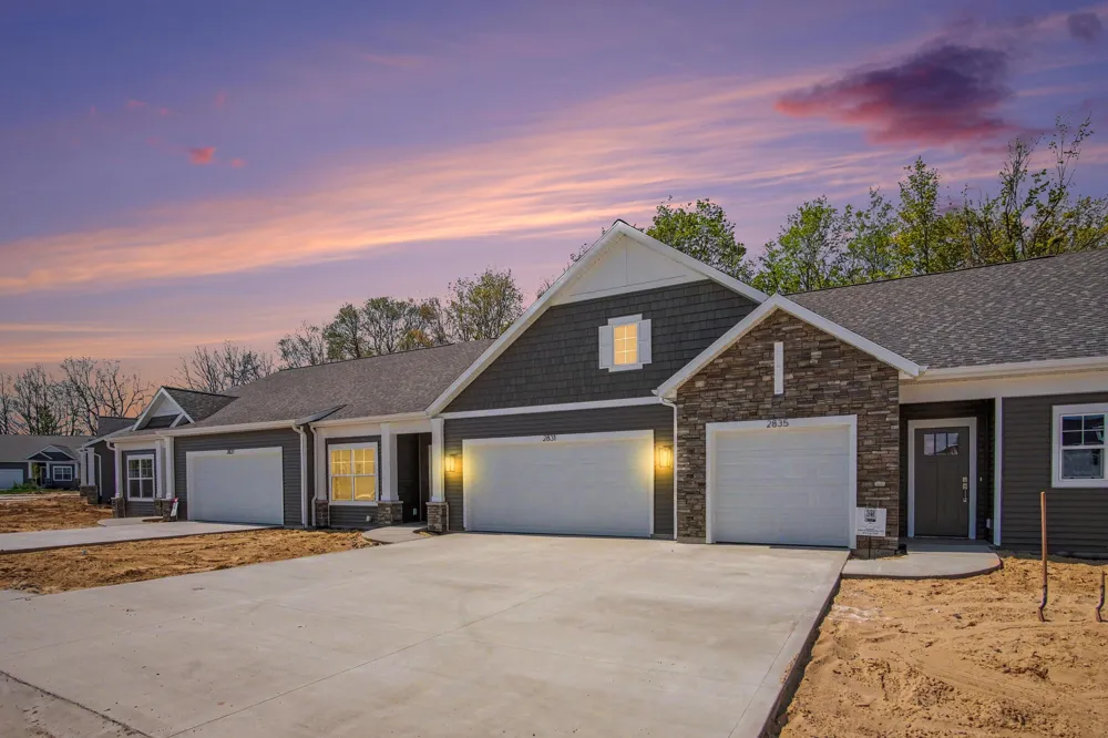 2877 E Cobblestone Court SE #49 Kentwood City, MI 49512