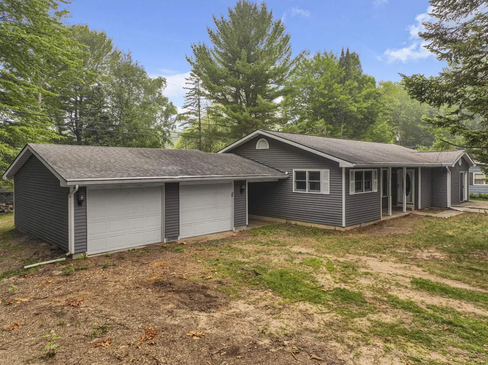 6586 Betsie River Road Grant Township, MI 49643