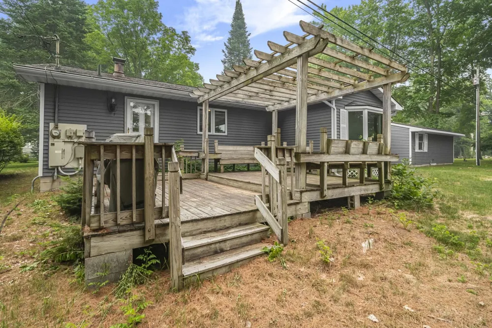 6586 Betsie River Road Grant Township, MI 49643