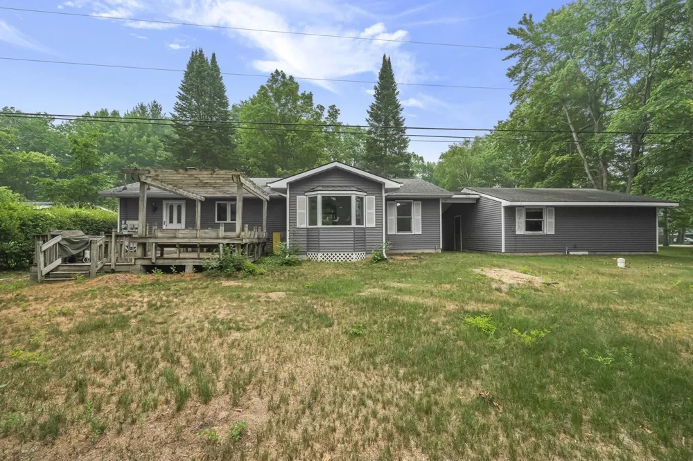 6586 Betsie River Road Grant Township, MI 49643