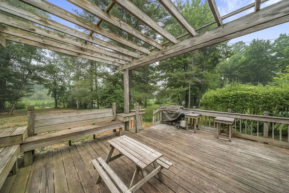 6586 Betsie River Road Grant Township, MI 49643