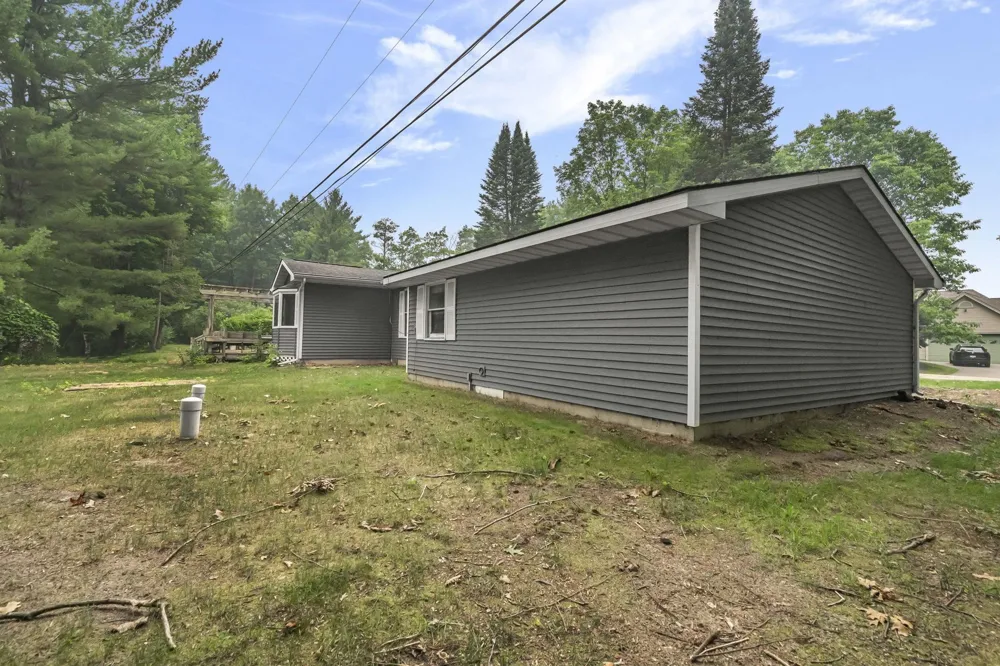 6586 Betsie River Road Grant Township, MI 49643