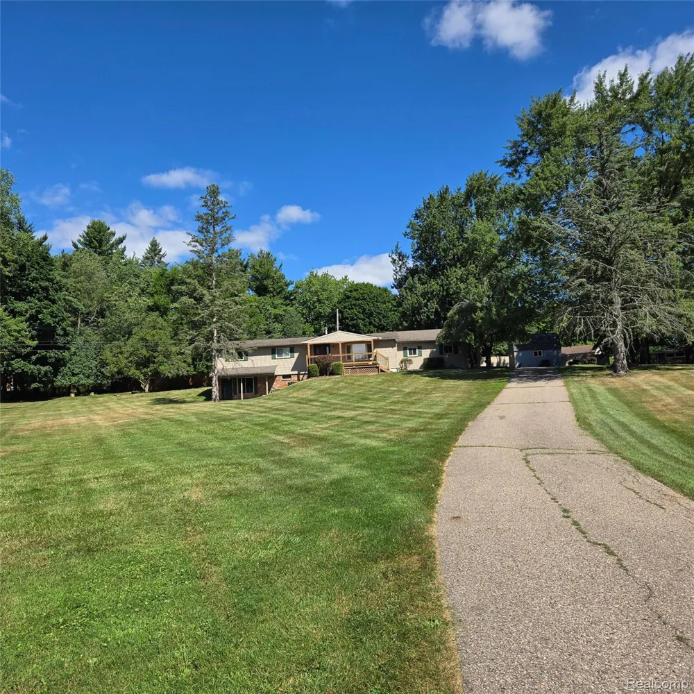 311 Nevada Avenue Rochester Hills City, MI 48309