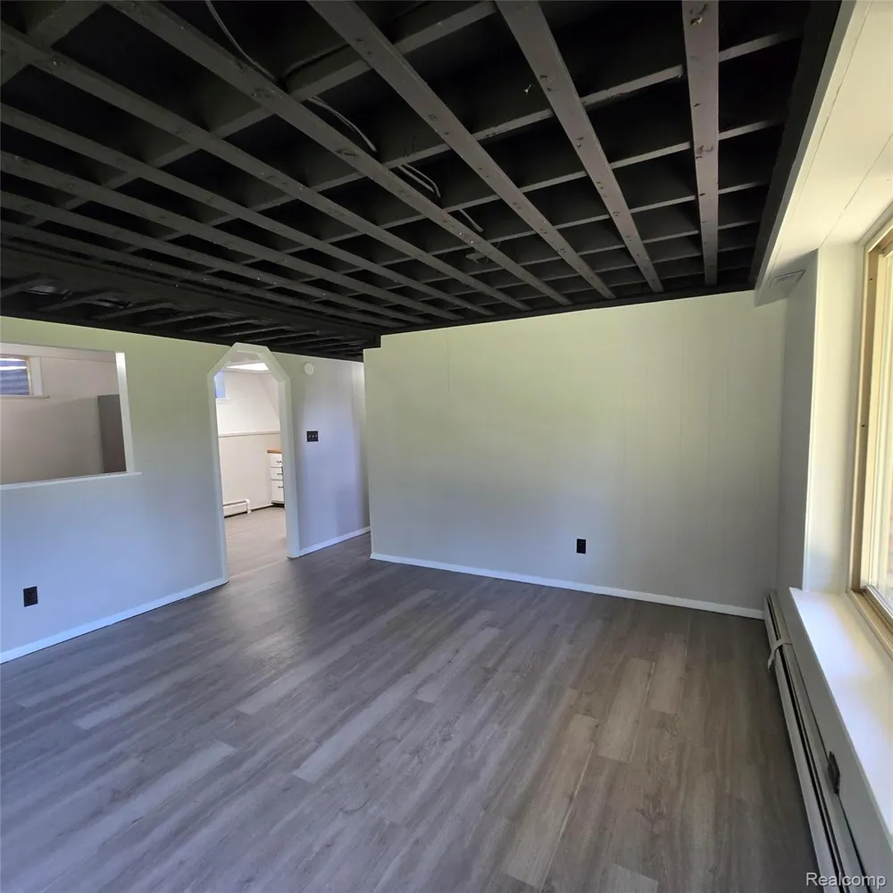 311 Nevada Avenue Rochester Hills City, MI 48309