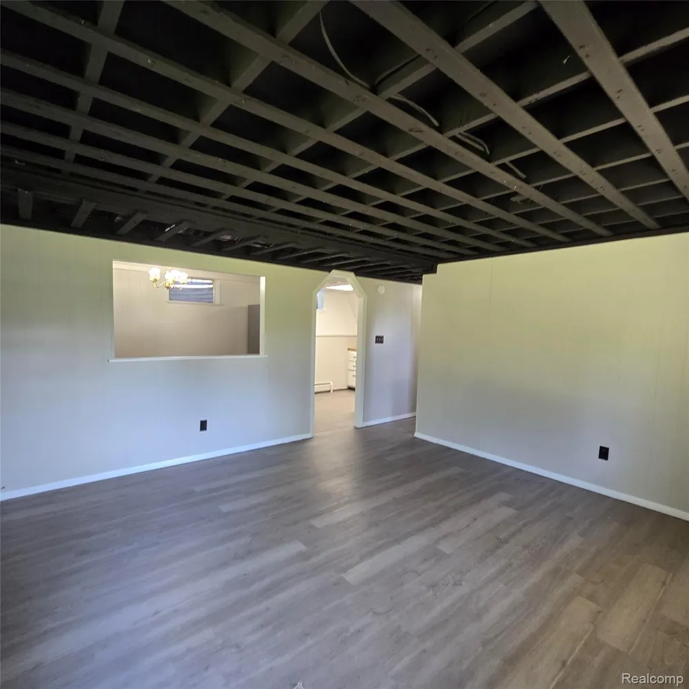 311 Nevada Avenue Rochester Hills City, MI 48309