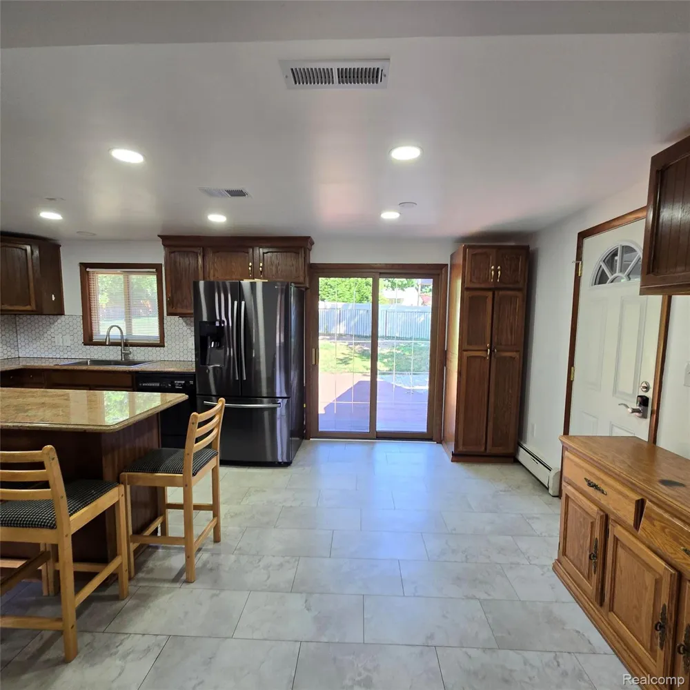 311 Nevada Avenue Rochester Hills City, MI 48309