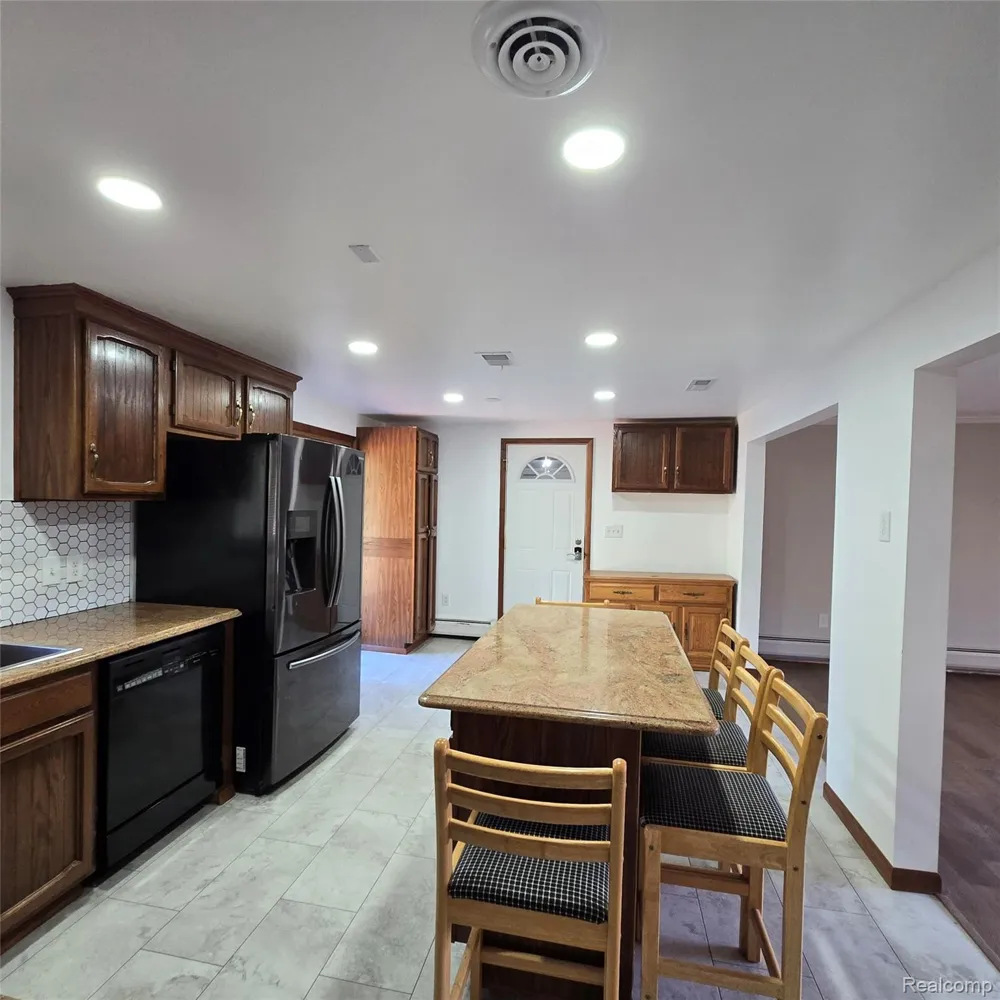 311 Nevada Avenue Rochester Hills City, MI 48309