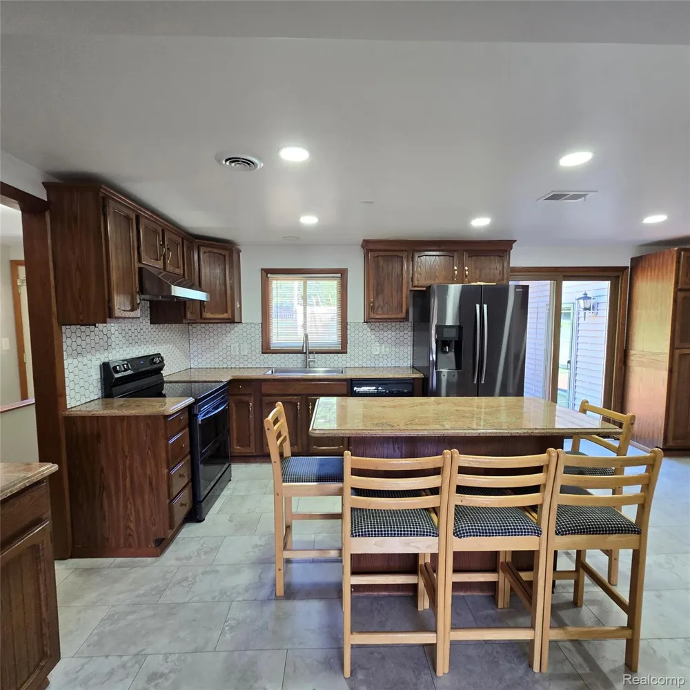 311 Nevada Avenue Rochester Hills City, MI 48309