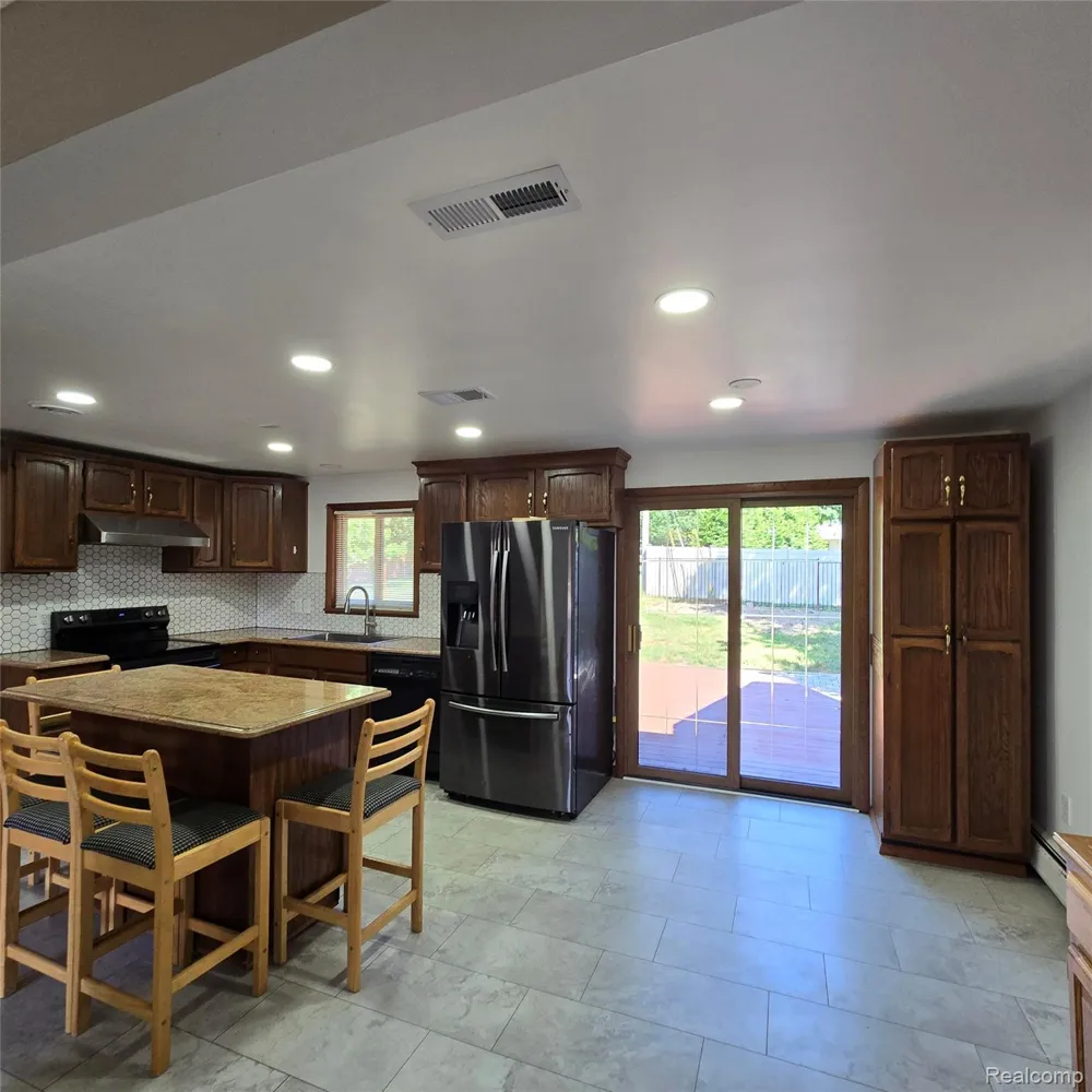 311 Nevada Avenue Rochester Hills City, MI 48309