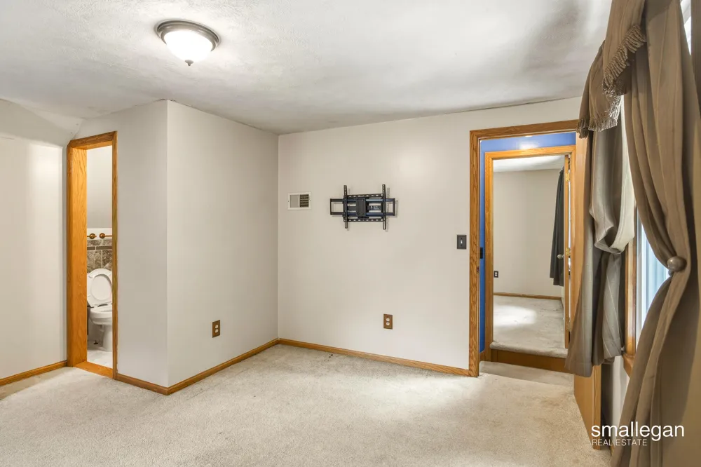 4005 Hendershot Avenue NW Alpine Township, MI 49544