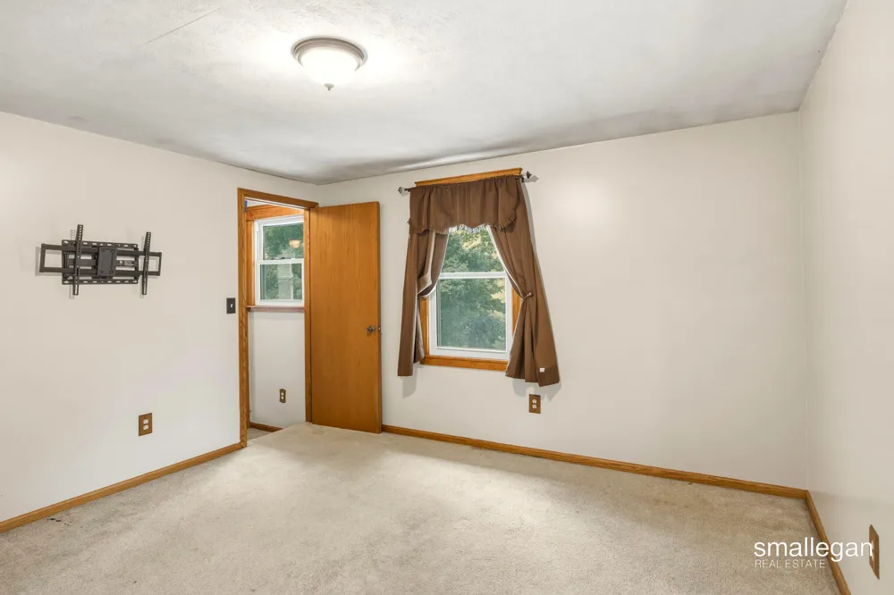 4005 Hendershot Avenue NW Alpine Township, MI 49544