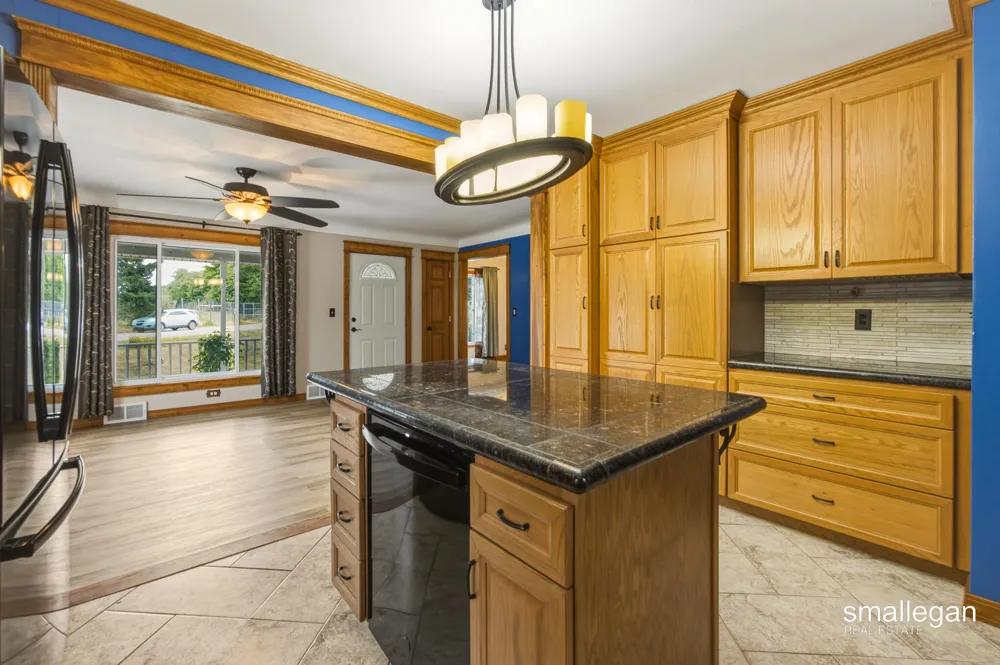 4005 Hendershot Avenue NW Alpine Township, MI 49544