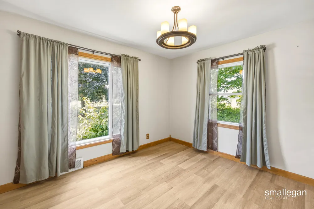 4005 Hendershot Avenue NW Alpine Township, MI 49544