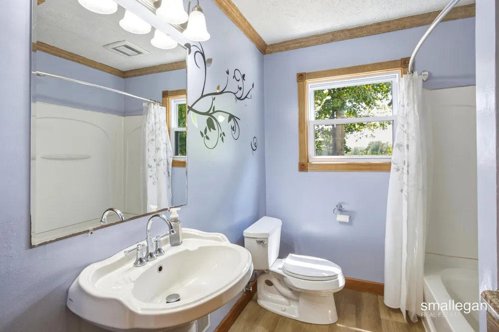 4005 Hendershot Avenue NW Alpine Township, MI 49544