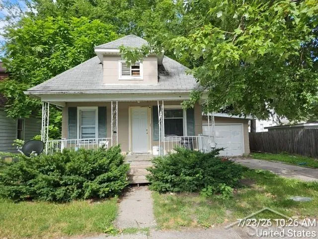 1925 Oakley Street Saginaw City, MI 48602