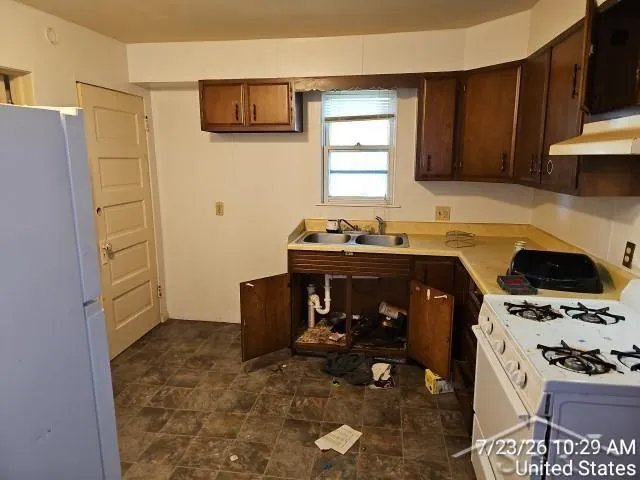 1925 Oakley Street Saginaw City, MI 48602