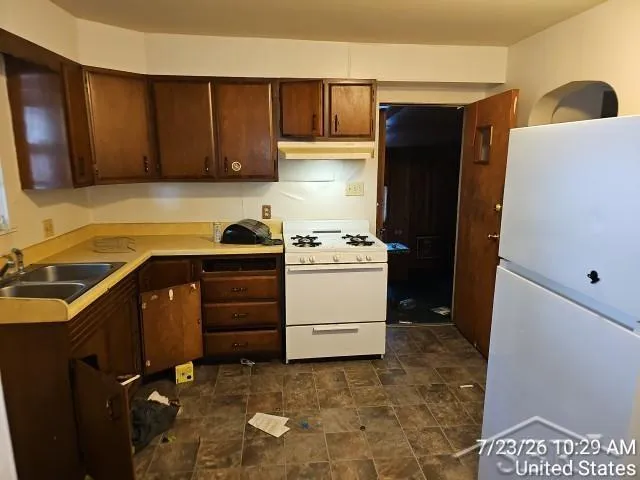 1925 Oakley Street Saginaw City, MI 48602