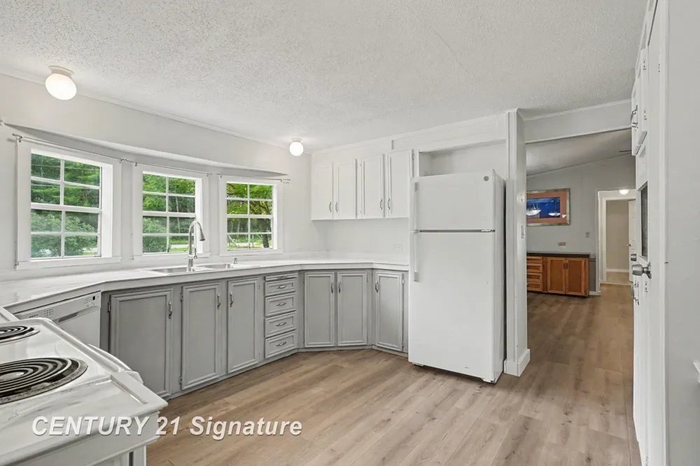 6880 W Emery Road Roscommon Township, MI 48629