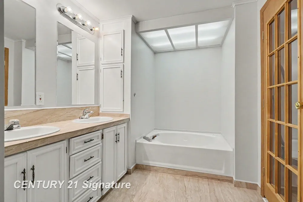 6880 W Emery Road Roscommon Township, MI 48629