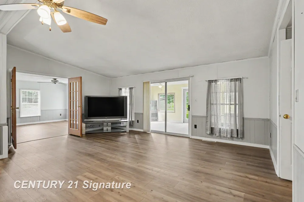 6880 W Emery Road Roscommon Township, MI 48629