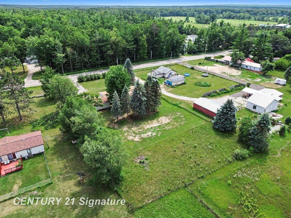 6880 W Emery Road Roscommon Township, MI 48629