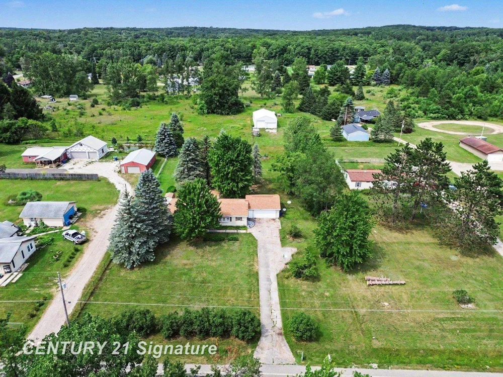 6880 W Emery Road Roscommon Township, MI 48629
