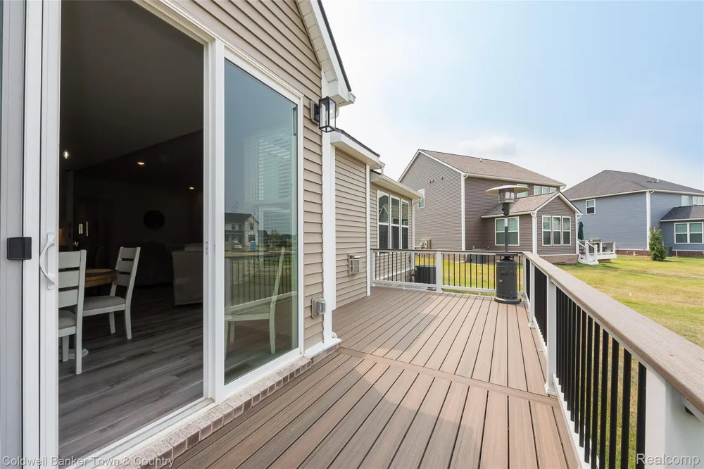 2329 Provencal Drive Commerce Charter Township, MI 48382
