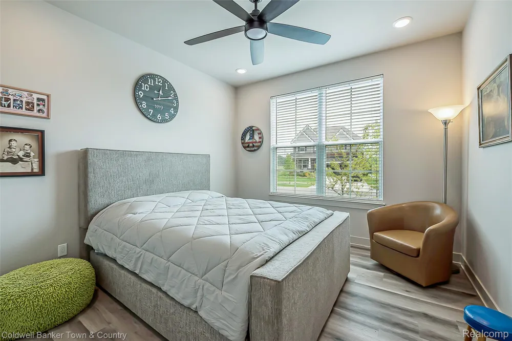2329 Provencal Drive Commerce Charter Township, MI 48382