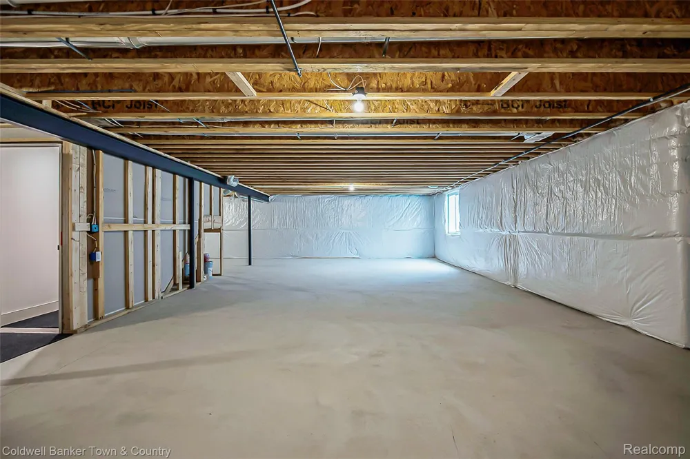 2329 Provencal Drive Commerce Charter Township, MI 48382