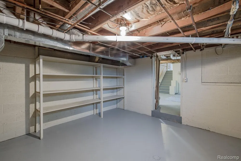 10470 King Road Springfield Charter Township, MI 48350