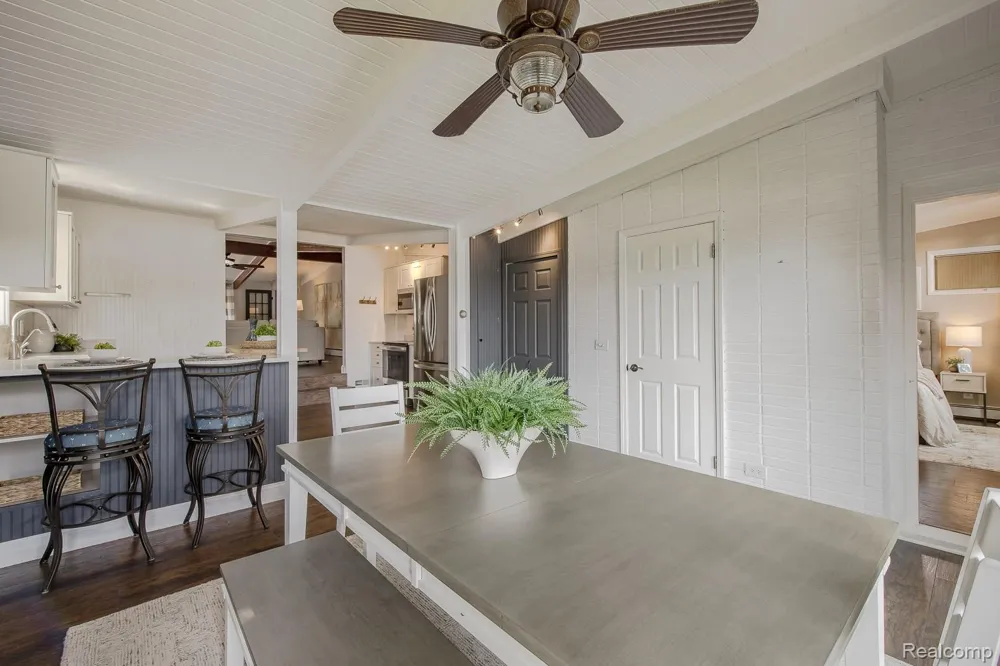 10470 King Road Springfield Charter Township, MI 48350