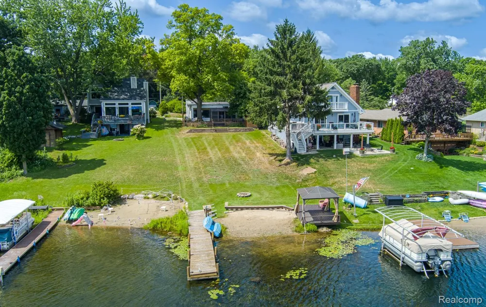 10470 King Road Springfield Charter Township, MI 48350