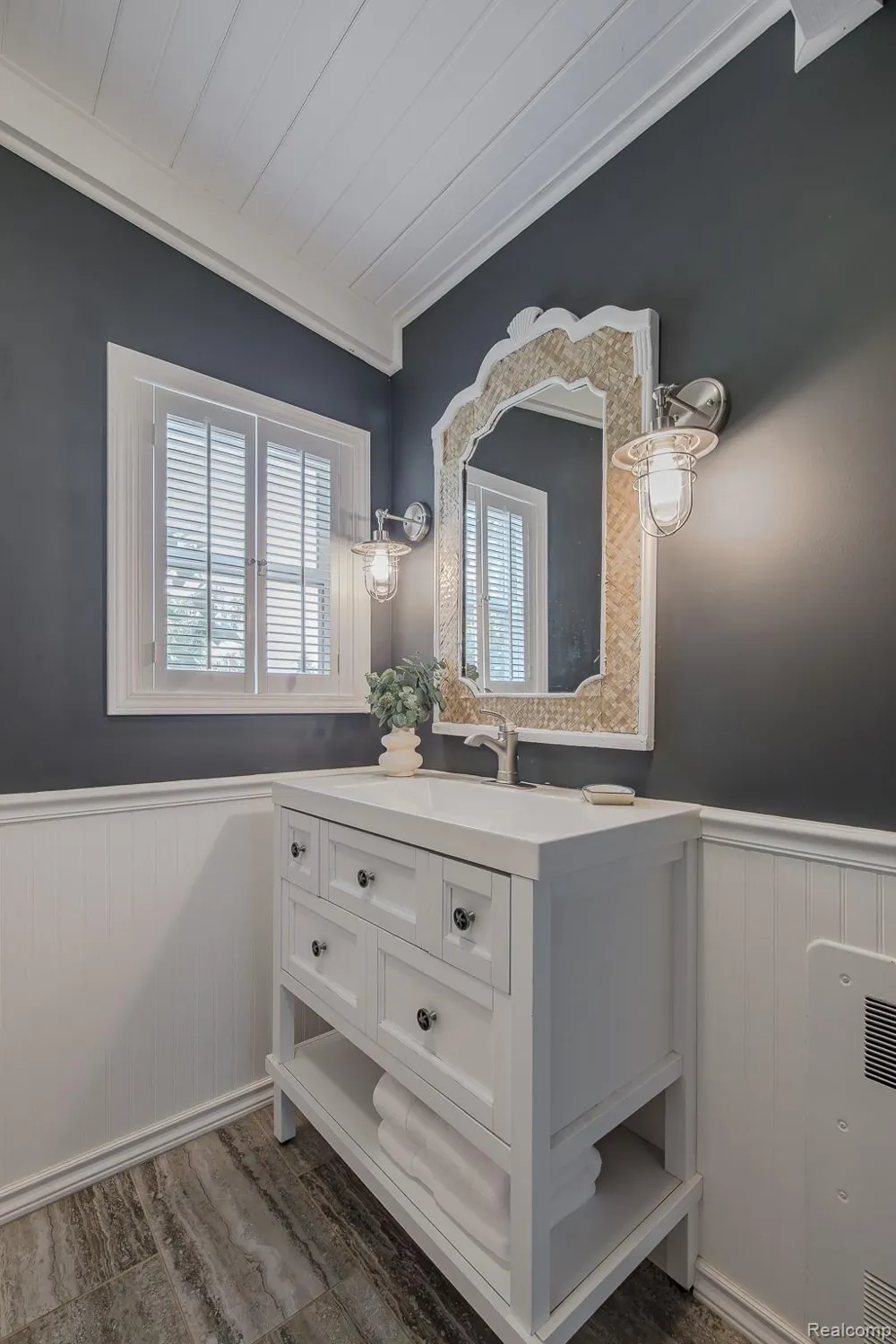 10470 King Road Springfield Charter Township, MI 48350