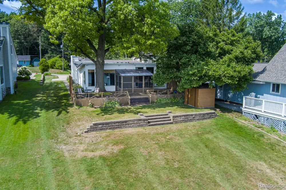 10470 King Road Springfield Charter Township, MI 48350
