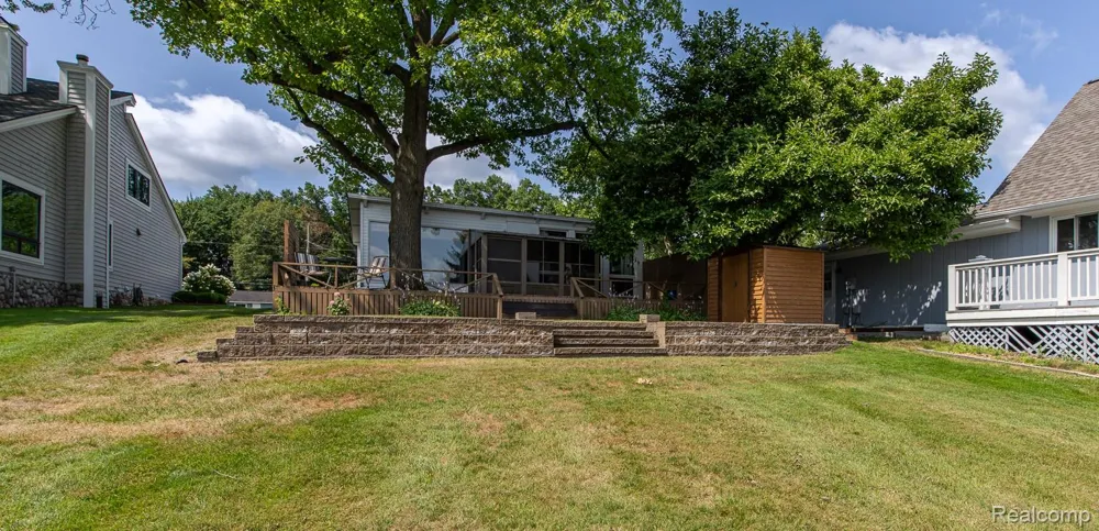 10470 King Road Springfield Charter Township, MI 48350