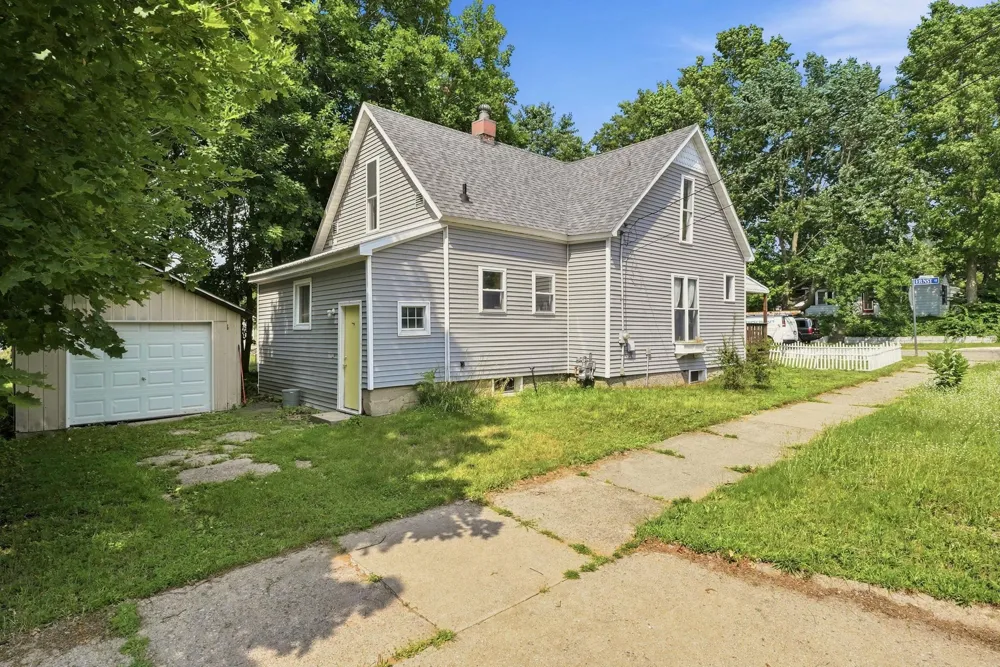 901 Ernst Street Cadillac City, MI 49601