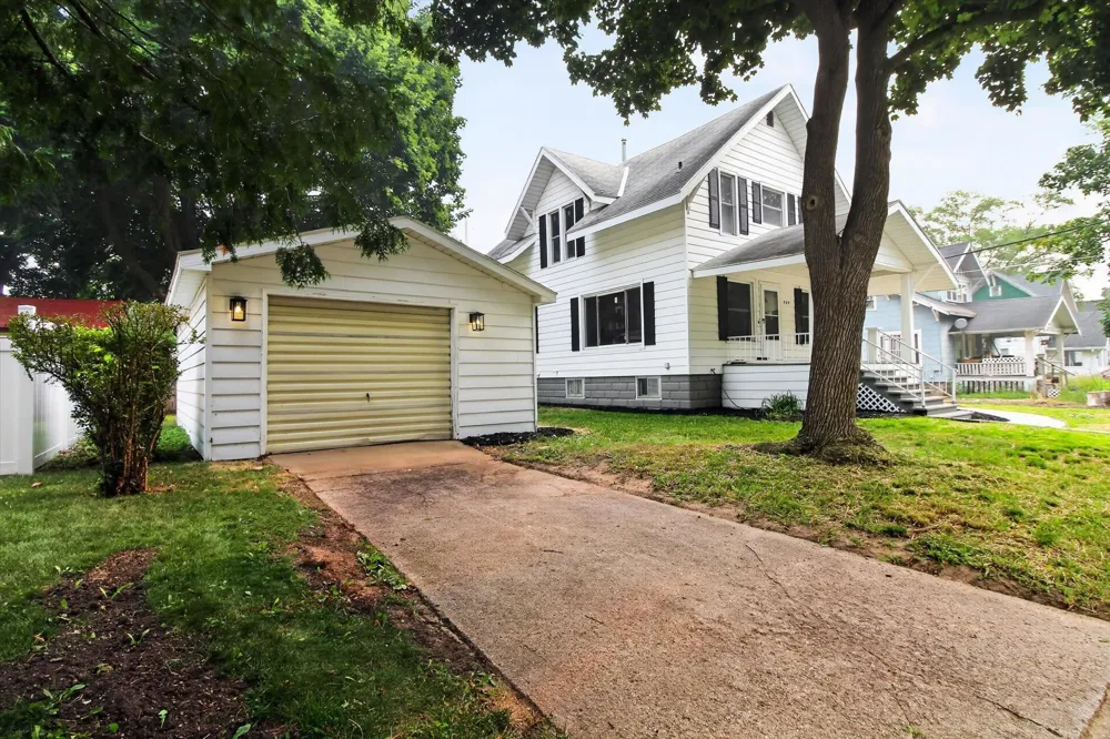 509 Liberty Street Alma City, MI 48801