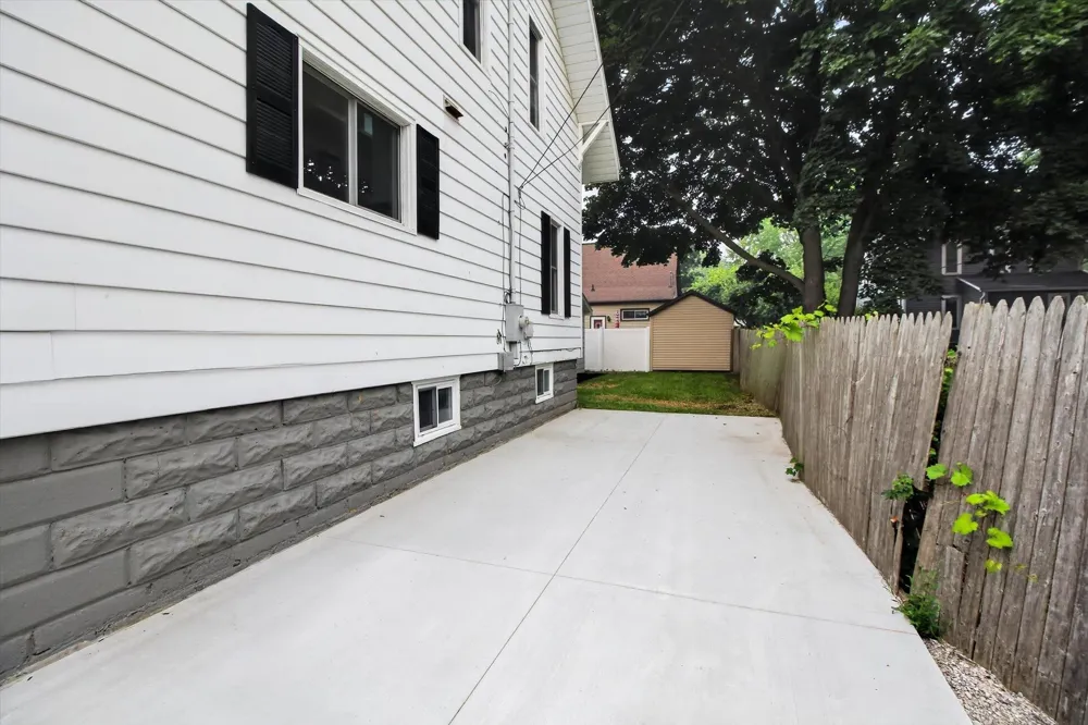 509 Liberty Street Alma City, MI 48801