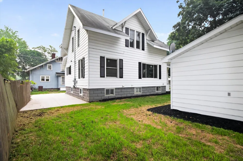 509 Liberty Street Alma City, MI 48801