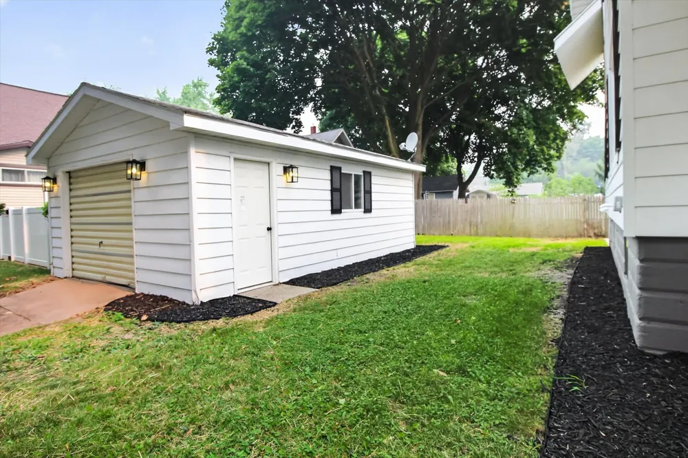509 Liberty Street Alma City, MI 48801